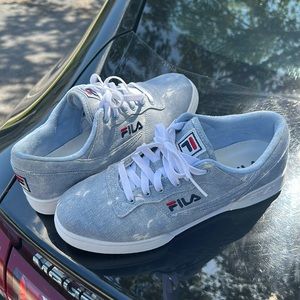 Denim Fila low cut,size 11, light blue and white $60